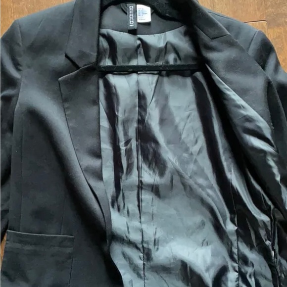 Black Blazer - Picture 4 of 7